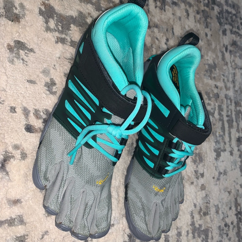 Womens Vibram V-Train cross trainer Shoe 8.5-9